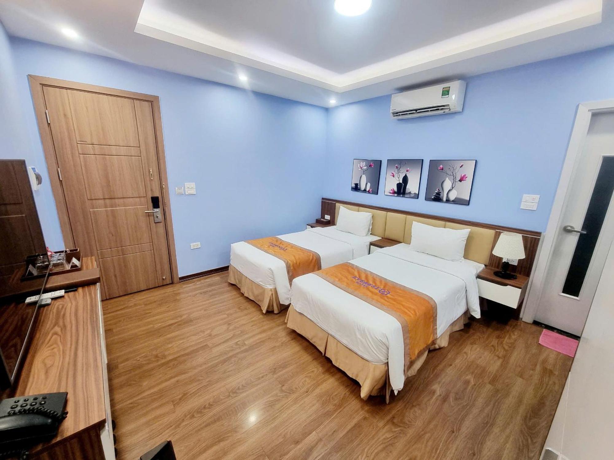 Everest Hotel, Hanoi